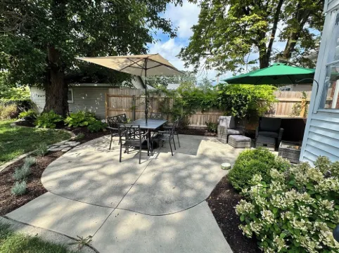 Adorable, Peaceful Retreat In Premier Fort Wayne Location, Sycamore House