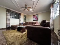Modern 2-Bedroom Apartment Near Beach - Rose Villa Accra Suite F3 Hotels in Gbawe
