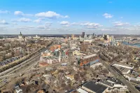 3br 2ba hse  AC WiFi 3 blks to Xcel Event Center, dining,&bars 6.8 mls to airprt