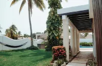 Tropical Exclusive Getaway ! Full  A-C Pool Jacuzzy Private Beach Relax & Unwind Hotels in 