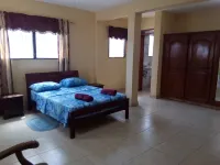 Souvenir House: 24h elect, AC, Wifi, Tv cable, Security agents