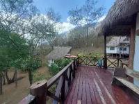 Tuani Lodge-off grid eco Casitas close to the beach