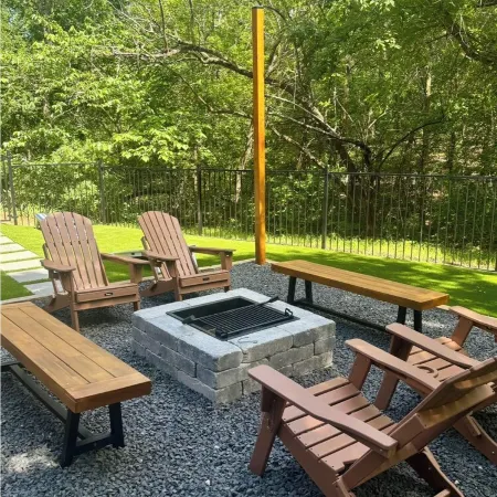 Beautiful Cabin with a ton of amenities! 5 minute walk to the lake!