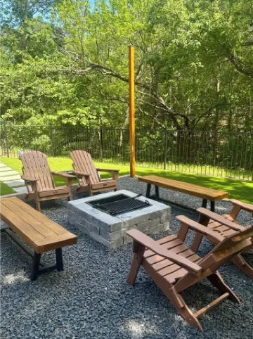 Beautiful Cabin with a ton of amenities! 5 minute walk to the lake!