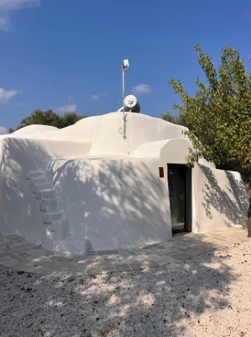 Trullo 4 km from Ostuni with parking space and garden for exclusive use