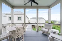 Waterfront Marina and Outdoor Lounge - Breathtaking Coastal Haven Các khách sạn ở Georgetown