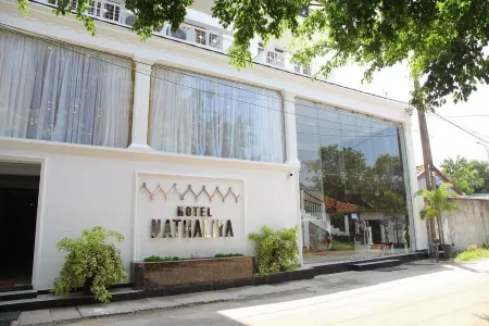 Nathaliya Transit Hotel Отели рядом с Аэропорт Бандаранаике
