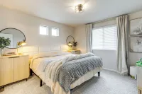 13 Mi to Dtwn Denver: Spacious Home w/ Balcony! Hotels in Gateway