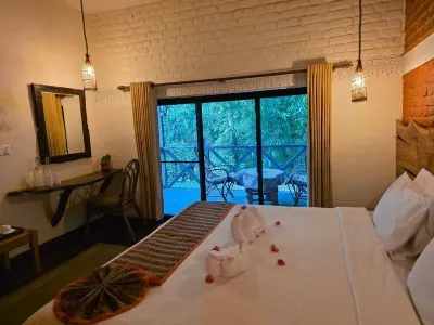 Sarang Wildlife Sanctuary Hotels near منتزه شيتوان الملكي الوطني