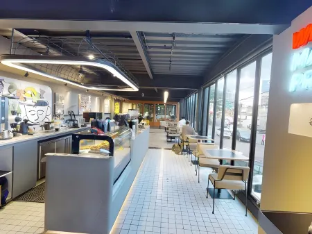 Creative RestArt Hotel by Damn I Love Indonesia Отели в г. Bandung Regency