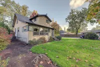 로그 강 접근지까지 약 9마일 떨어진 아늑한 그랜츠 패스 집