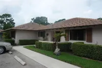 PGA Resort Cottage FREE Private Beach Club Access & Sunsets on the 18th Fairway