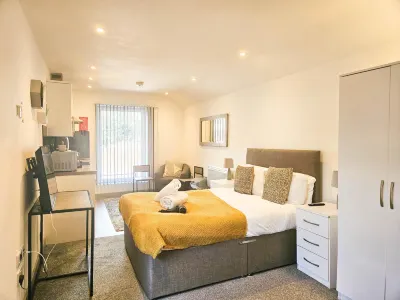 Churchill Studio - 1 Bedroom Studio - Uplands 클라인 가든스 주변 호텔