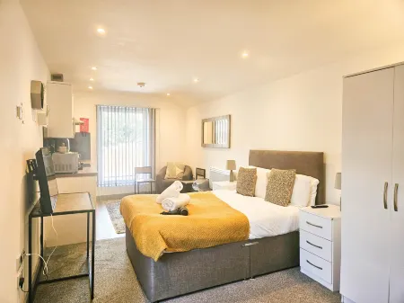 Churchill Studio - 1 Bedroom Studio - Uplands Отели рядом с достопримечательностью «Клайн Гарденс»