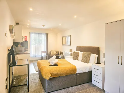 Churchill Studio - 1 Bedroom Studio - Uplands Hotel a Mayals