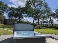 Country Cottage with Hot Tub - Perfect Cornish Escape