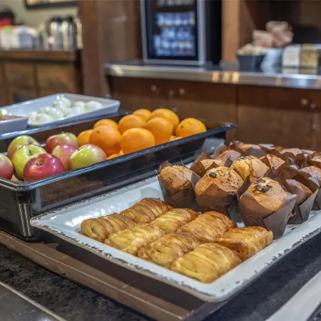 Best Western Plus Chocolate Lake Hotel