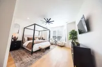 River Front Putting Green King Beds Gruene Retreat