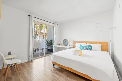 Private Entry Suite w Patio Bath Kitchenette Hotels in Foothill Ranch