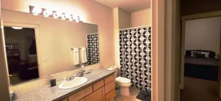 HUGE 1 BEDROOM APPARTMENT (910 sqft