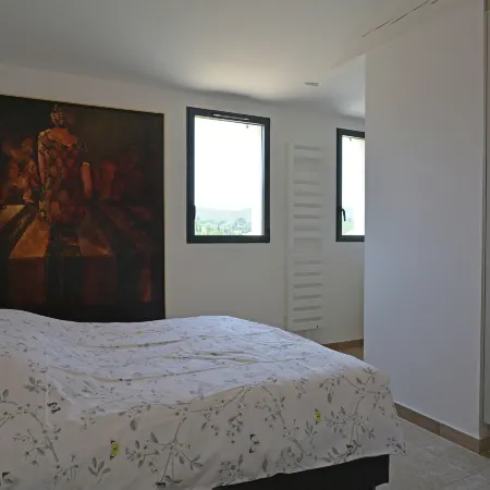 Villa in Malaucène with Heated Pool