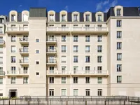 Aparthotel Adagio Access la Défense Puteaux Hotels near La Defense Station