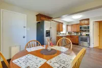 Pueblo House by Riverwalk, 2 Miles to Fairgrounds! - 3-نجوم