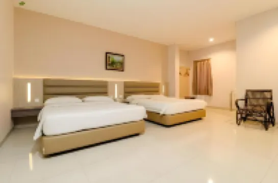 Lovina Inn Hotel Batam Center Hotel dekat Maha Vihara Duta Maitreya Monastery