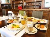 Moments Boutique Hotel - breakfast