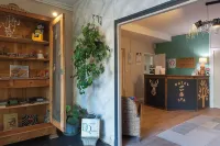 Logis Hôtel Saint Cyr Hotels in Dhuizon