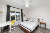 TESLA/EV Charger KING BED CanyonCrest Neighborhood