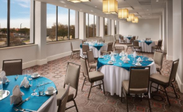 Crowne Plaza DALLAS MARKET CTR - LOVE FIELD by IHG