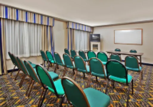 Holiday Inn Express & Suites LAWRENCEVILLE by IHG