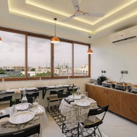 Rcc Hotels Biz stays Begumpet Отели рядом с достопримечательностью «Район Амеерпет»