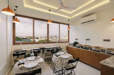 Rcc Hotels Biz stays Begumpet Отели рядом со станцией Secunderabad Junction Railway Station