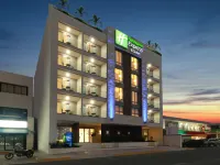 Holiday Inn Express & Suites PLAYA DEL CARMEN by IHG Отели рядом с достопримечательностью «Пляжный клуб Kool»