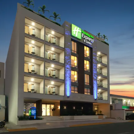Holiday Inn Express & Suites PLAYA DEL CARMEN by IHG Отели рядом с достопримечательностью «Пляжный клуб Kool»