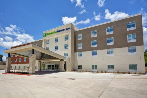 Holiday Inn Express & Suites HOUSTON NASA - BOARDWALK AREA by IHG