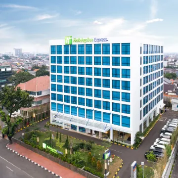 هوليداي إن إكسبرس جاكرتا مينتينغا باي آيتش جي Hotels near شرق جاكارتا