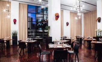 Atix Hotel
