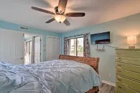 Walk to Shore! Ocean-View Condo in Carolina Beach - Beach