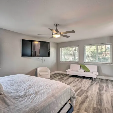 Modesto Home w/ Deck - 2 Mi to Vintage Faire Mall