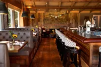 Temecula Creek Inn - bar