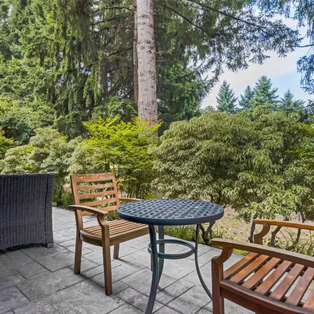 Best Western Plus Plaza by the Green