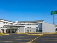 Wingate by Wyndham Lincoln Airport East Hotels near Lincoln Airport