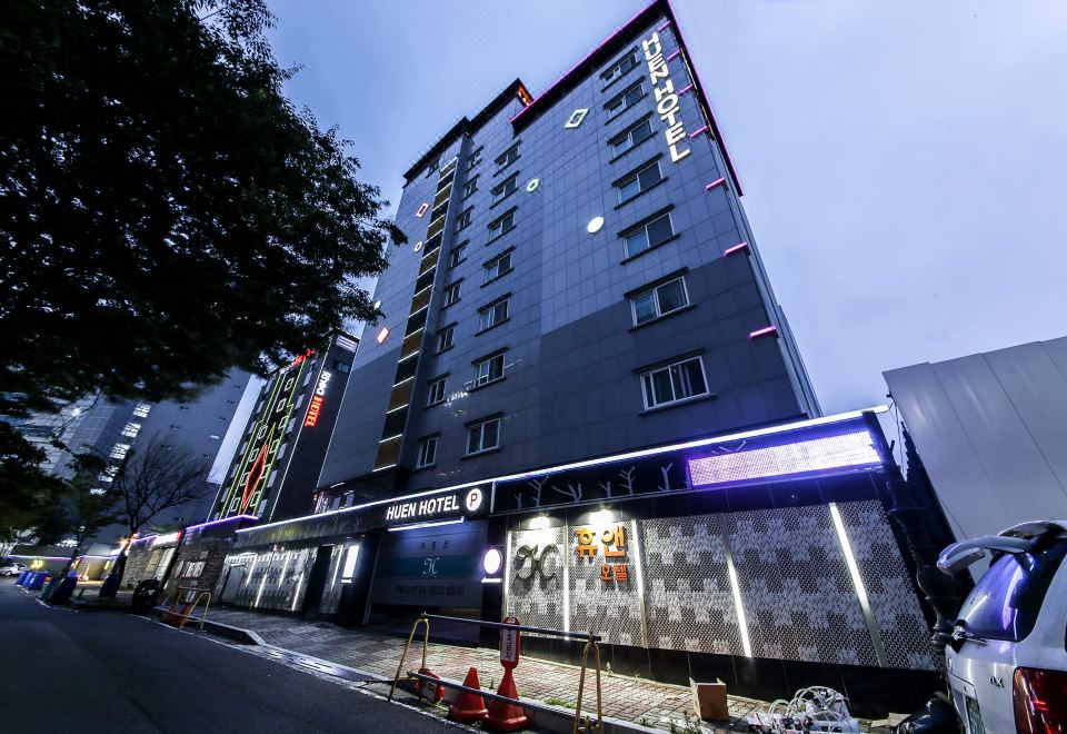 휴앤모텔 이미지