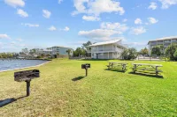 Wolf Bay Villas 209