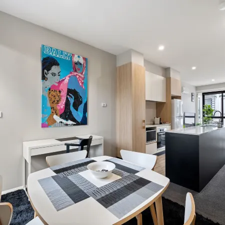 Modern 3-Bedroom Townhouse in Quiet Greenway