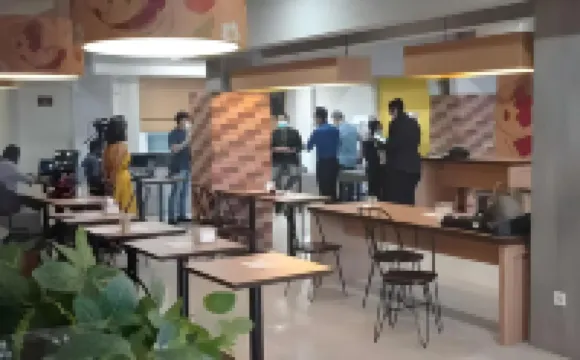 Miko Rooms & Capsules Hotel