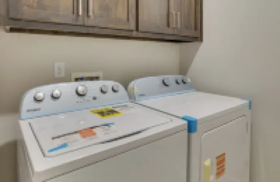 Brand-new Home 2 Mi to Shannon Med Center!